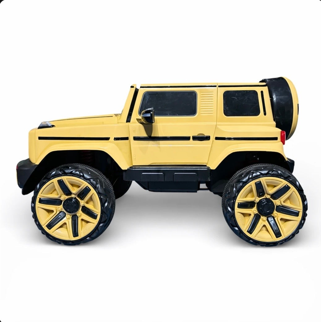 Giant size Jeep Desert Edition toy vehicle by Tahito Toys, featuring rugged desert-themed design and large off-road tires.