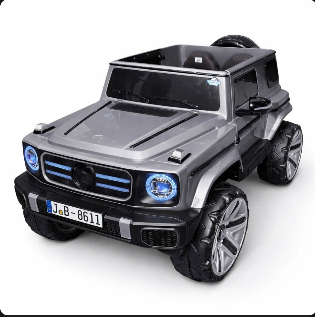 Giant size Jeep Desert Edition toy vehicle by Tahito Toys, detailed desert-themed off-road truck for kids.