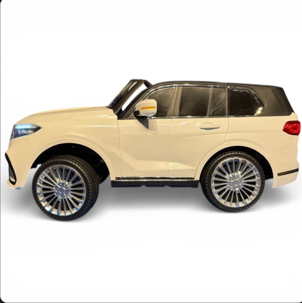 Tahito Toys Mercedes GLE toy car, detailed miniature replica with realistic design and vibrant colors on a white background.