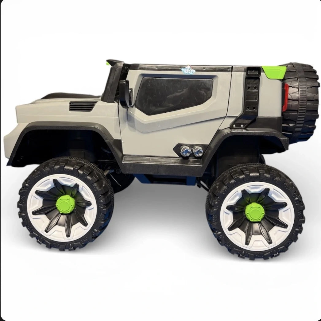 Tahito Toys Mercedes Safari SUV toy vehicle with detailed exterior, designed for children, in a realistic safari style