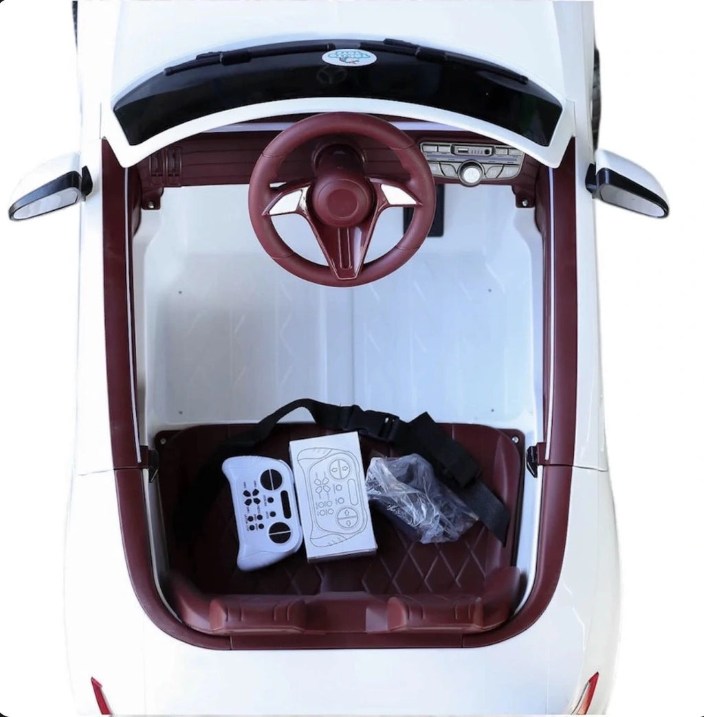 Tahito Toys Mercedes-Benz S-Class 4×4 toy car, detailed miniature model with realistic features and sleek design.