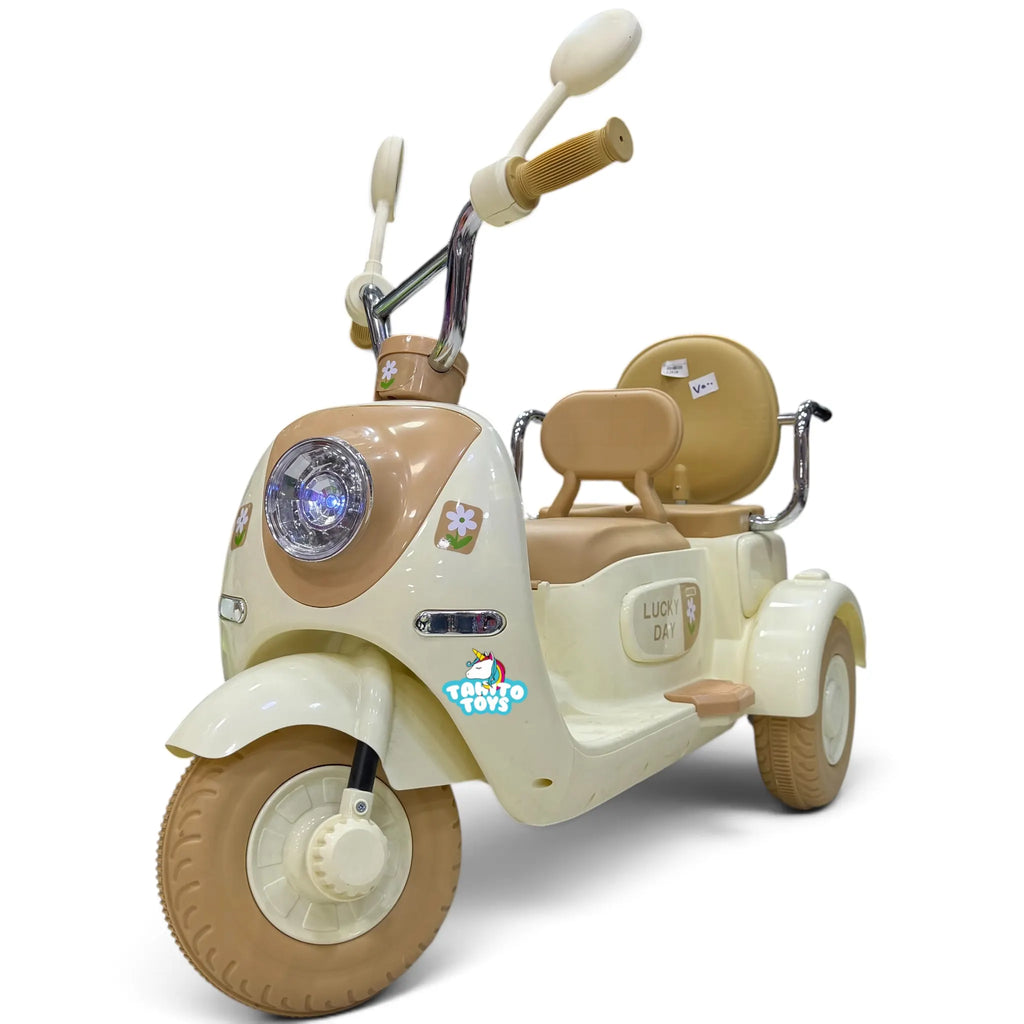 2 chairs queen vespa Tahito toys